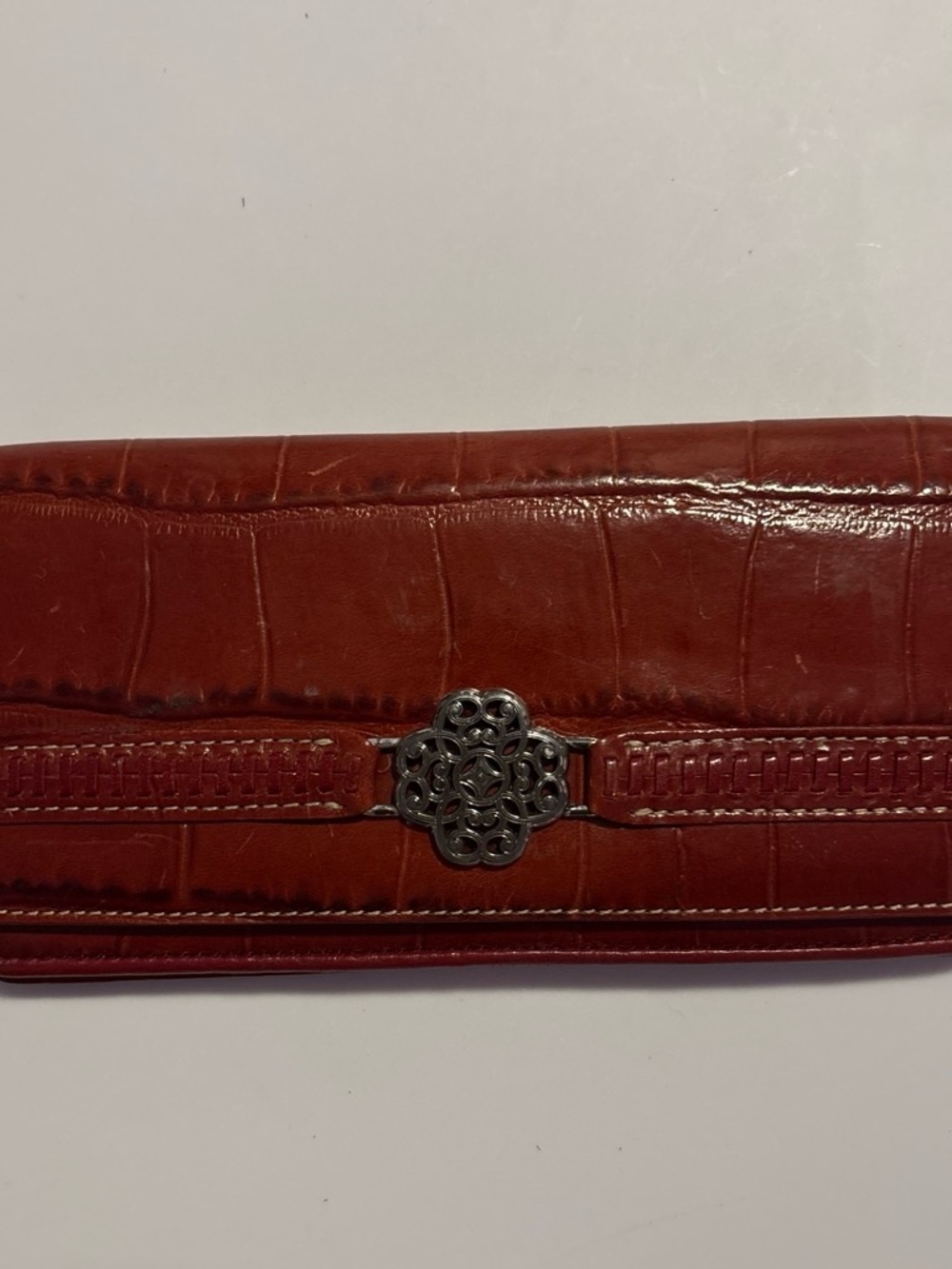 Brighton 90s Y2K Red Croc-Embossed Leather Wallet with Decorative Silver Clasp